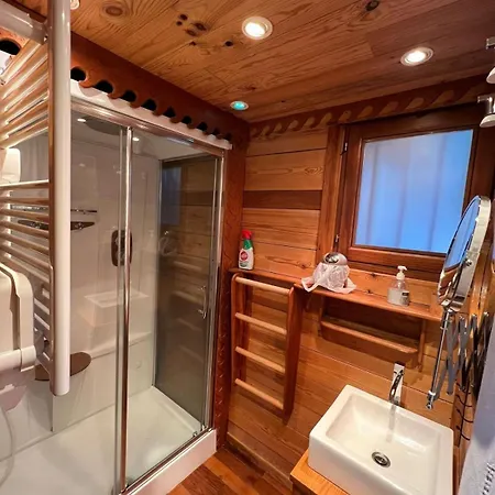 A Vue Et Bain Nordique * Matemale
